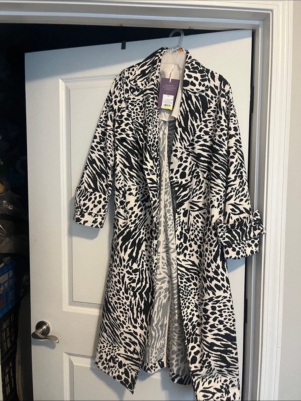 Women's Black & White Animal-Print Lounge Robe